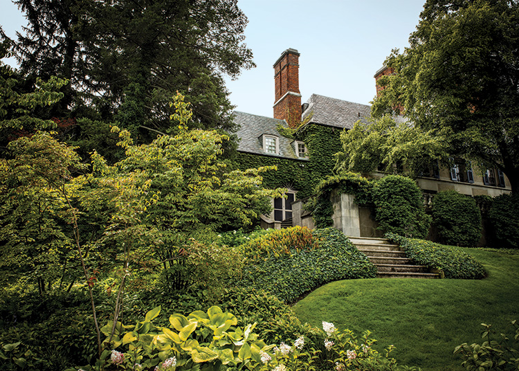 Gardens That Beckon - Exterior