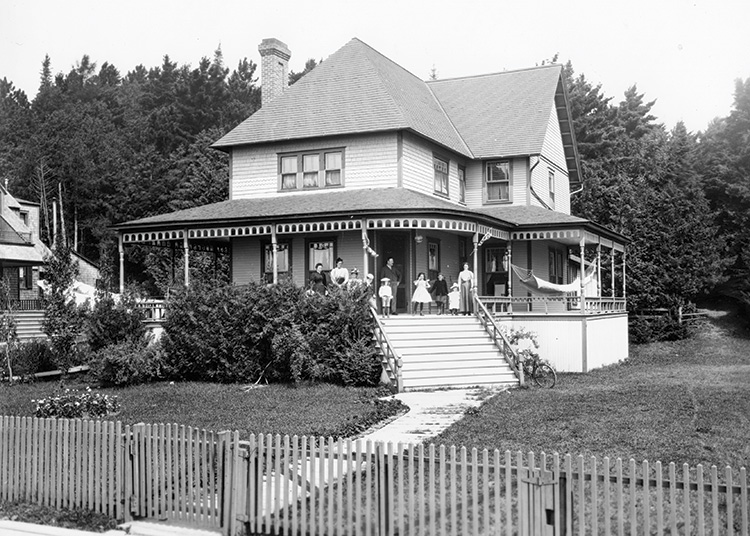 Island Living - Historic Cottages
